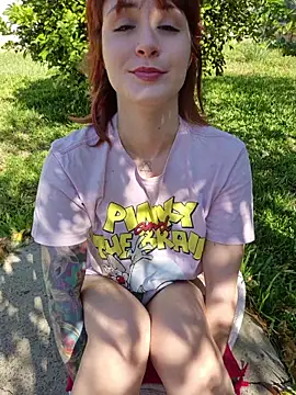 Snapshot of Ahrya_ chatting on April 3, 2026, 12:44 pm Ahrya online show from April 3, 2026, 12:44 pm