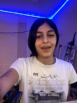 cristel 17 online show from September 23, 2025, 3:46 am