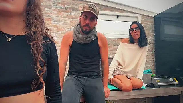 Snapshot of barfantasy chatting on December 16, 2025, 10:30 am barfantasy online show from December 16, 2025, 10:30 am