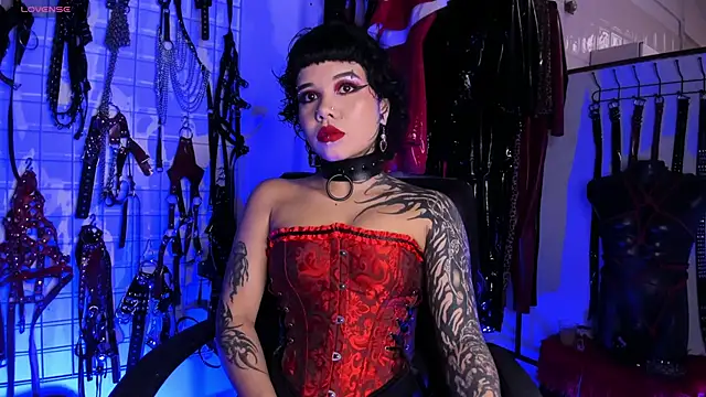 irregular fetish  online show from September 25, 2025, 8:37 pm