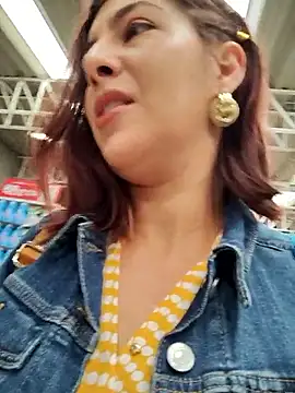 scarlett moore online show from November 17, 2025, 2:21 pm