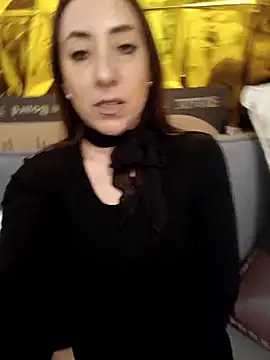 Mia Novikov online show from April 13, 2026, 5:06 pm