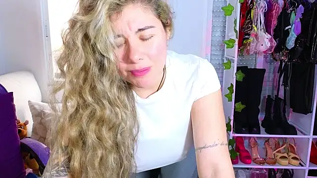 Tawny cox online show from March 4, 2025, 1:17 pm