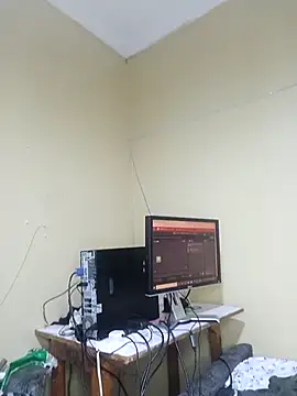 Snapshot of Miss_lisa- chatting on October 1, 2025, 2:06 am Miss lisa- online show from October 1, 2025, 2:06 am