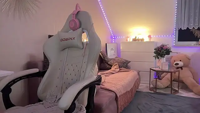 xxbabyxgiiirlxx online show from February 3, 2026, 6:00 am