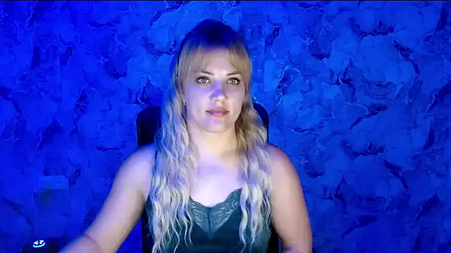 Snapshot of nika_gold1 chatting on July 8, 2026, 5:13 pm nika gold1 online show from July 8, 2026, 5:13 pm