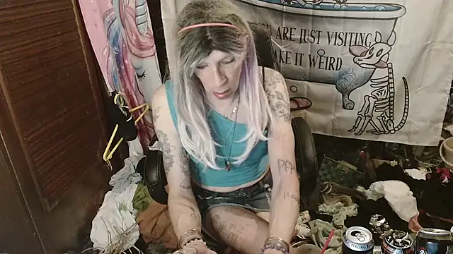 Snapshot of Ombeline1 chatting on February 10, 2026, 7:02 pm Ombeline1 online show from February 10, 2026, 7:02 pm