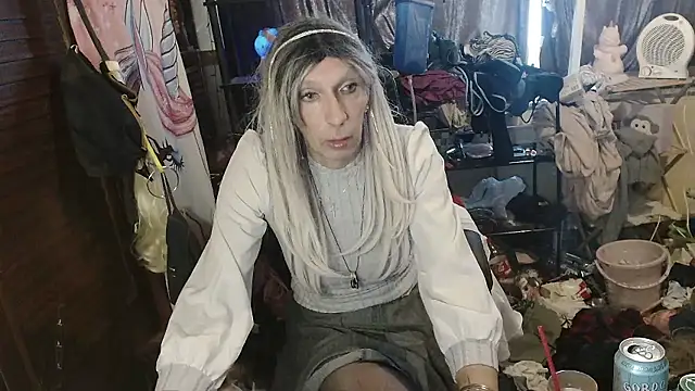 Snapshot of Ombeline1 chatting on January 18, 2026, 1:14 pm Ombeline1 online show from January 18, 2026, 1:14 pm