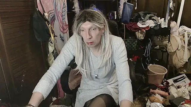 Snapshot of Ombeline1 chatting on January 11, 2026, 7:15 am Ombeline1 online show from January 11, 2026, 7:15 am