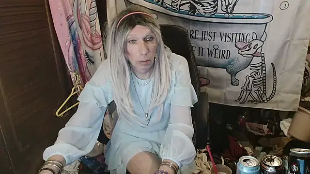 Snapshot of Ombeline1 chatting on February 7, 2026, 7:38 am Ombeline1 online show from February 7, 2026, 7:38 am