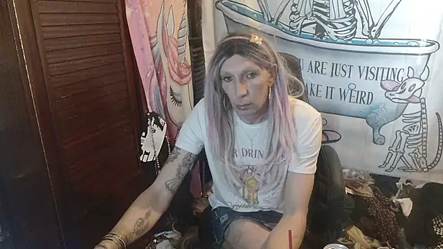 Snapshot of Ombeline1 chatting on February 27, 2026, 1:00 pm Ombeline1 online show from February 27, 2026, 1:00 pm