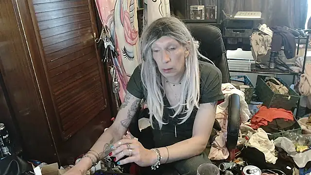 Ombeline1 online show from May 7, 2026, 7:56 am