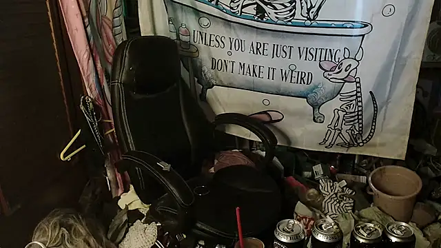 Snapshot of Ombeline1 chatting on February 18, 2026, 3:52 pm Ombeline1 online show from February 18, 2026, 3:52 pm