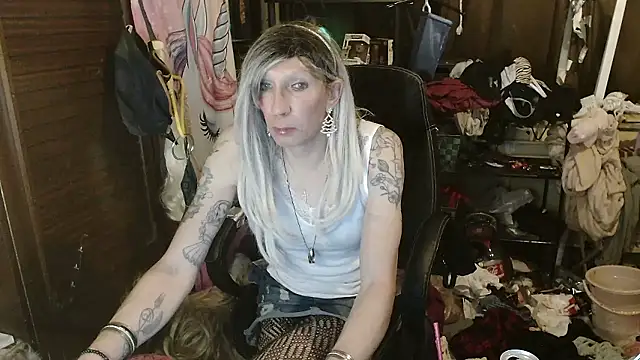 Snapshot of Ombeline1 chatting on January 15, 2026, 6:55 pm Ombeline1 online show from January 15, 2026, 6:55 pm