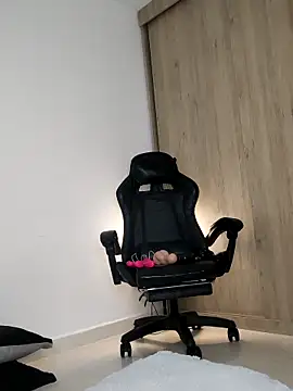 Lia Hurley online show from March 13, 2026, 4:45 pm