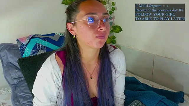 Hot Candy  online show from July 7, 2026, 6:47 am