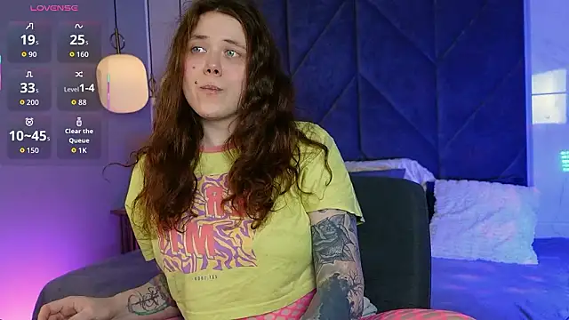 Snapshot of SophiePure chatting on February 9, 2026, 8:18 pm SophiePure online show from February 9, 2026, 8:18 pm