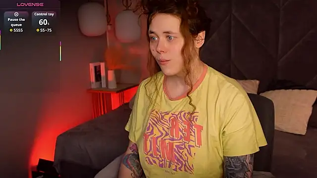 SophiePure online show from March 8, 2026, 8:23 pm