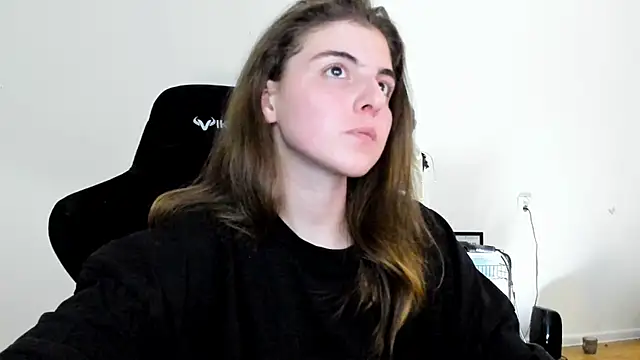 emmamurrr online show from September 14, 2025, 7:58 pm