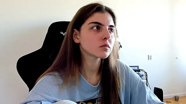 emmamurrr online show from October 1, 2025, 10:41 am