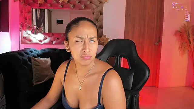 Snapshot of AmelyaMann chatting on April 30, 2026, 12:45 pm AmelyaMann online show from April 30, 2026, 12:45 pm