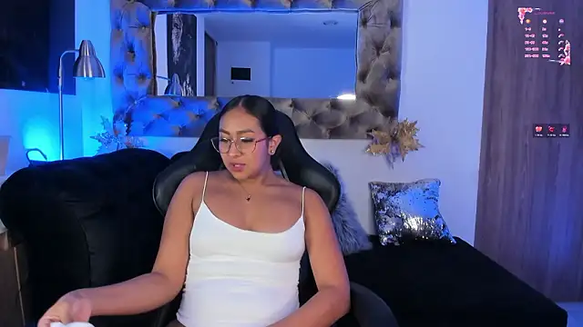 AmelyaMann online show from January 14, 2026, 2:09 pm