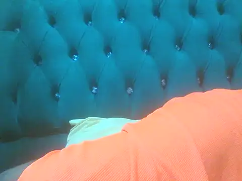 Snapshot of Sexy_Riri chatting on November 19, 2025, 1:11 pm Sexy Riri online show from November 19, 2025, 1:11 pm