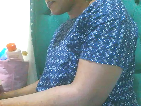 Snapshot of Sexy_Riri chatting on November 14, 2025, 1:15 pm Sexy Riri online show from November 14, 2025, 1:15 pm