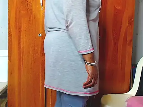 Freakyassnwildx online show from December 17, 2025, 5:40 pm