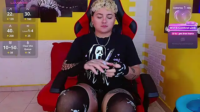 isabeautyx19 online show from March 12, 2025, 2:20 am