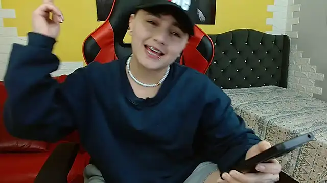 isabeautyx19 online show from November 25, 2025, 3:29 am