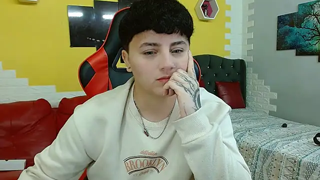 isabeautyx19 online show from November 14, 2025, 3:43 am