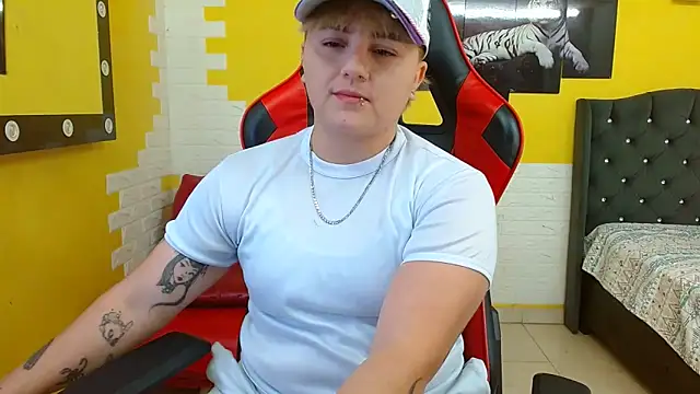 isabeautyx19 online show from September 30, 2025, 1:55 am