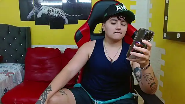 isabeautyx19 online show from February 14, 2026, 2:01 am