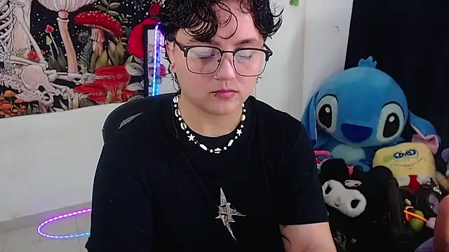 isabeautyx19 online show from July 7, 2026, 8:12 pm