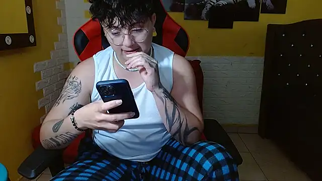 isabeautyx19 online show from January 14, 2026, 4:38 am