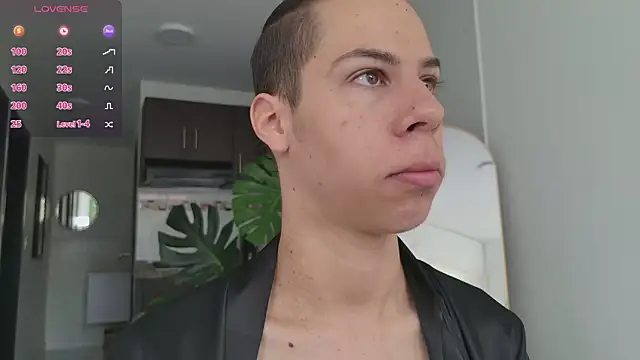 Snapshot of grey___27 chatting on October 22, 2025, 12:15 pm grey 27 online show from October 22, 2025, 12:15 pm