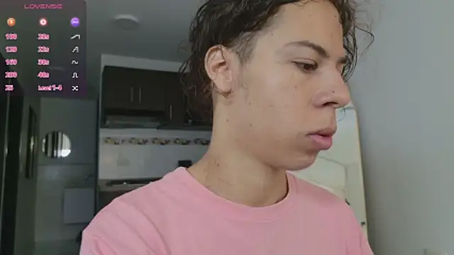 Snapshot of grey___27 chatting on March 5, 2026, 11:29 am grey 27 online show from March 5, 2026, 11:29 am