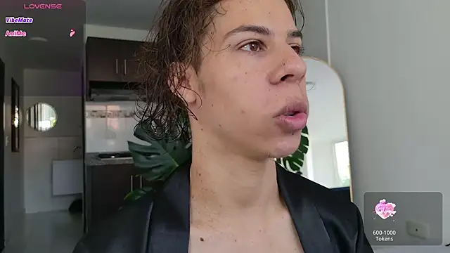 Snapshot of grey___27 chatting on November 23, 2025, 12:26 pm grey 27 online show from November 23, 2025, 12:26 pm