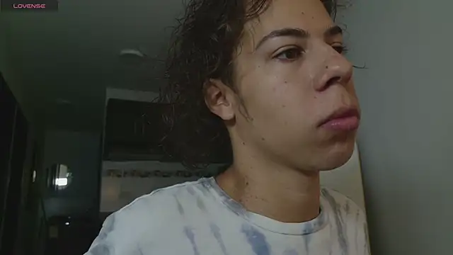 Snapshot of grey___27 chatting on February 6, 2026, 11:39 am grey 27 online show from February 6, 2026, 11:39 am