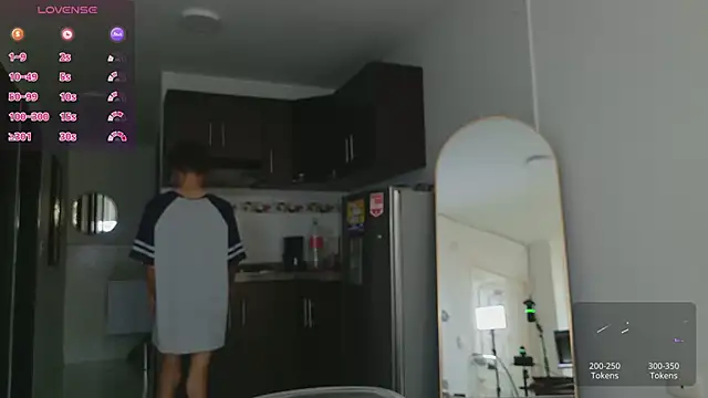 Snapshot of grey___27 chatting on February 21, 2026, 11:34 am grey 27 online show from February 21, 2026, 11:34 am