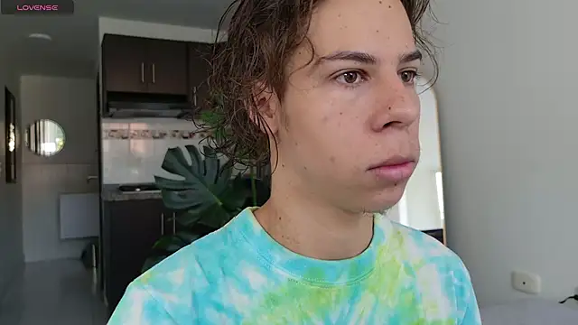 Snapshot of grey___27 chatting on November 26, 2025, 12:27 pm grey 27 online show from November 26, 2025, 12:27 pm