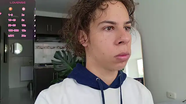 Snapshot of grey___27 chatting on November 25, 2025, 12:27 pm grey 27 online show from November 25, 2025, 12:27 pm