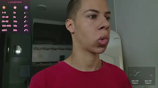 Snapshot of grey___27 chatting on February 14, 2026, 11:32 am grey 27 online show from February 14, 2026, 11:32 am