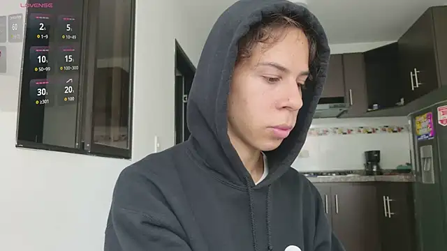 Snapshot of grey___27 chatting on March 30, 2026, 3:46 pm grey 27 online show from March 30, 2026, 3:46 pm