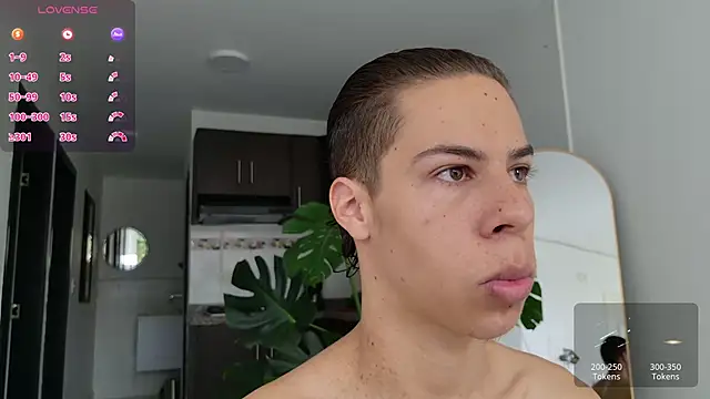 Snapshot of grey___27 chatting on November 11, 2025, 12:00 pm grey 27 online show from November 11, 2025, 12:00 pm