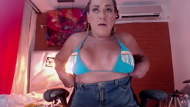 Khatalina hott online show from December 6, 2024, 3:02 am