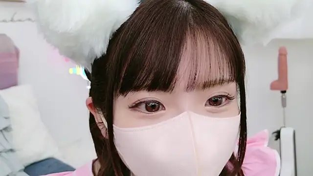 Snapshot of -minami- chatting on March 3, 2025, 12:17 pm -minami- online show from March 3, 2025, 12:17 pm