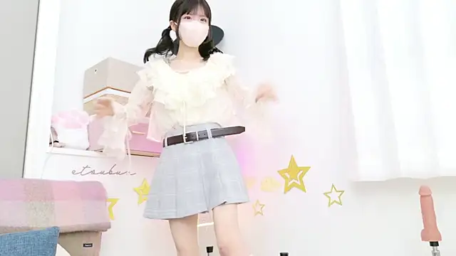 Snapshot of -minami- chatting on February 6, 2025, 12:15 pm -minami- online show from February 6, 2025, 12:15 pm