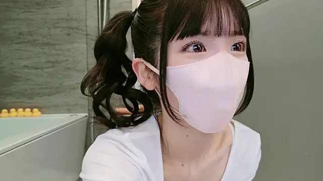 Snapshot of -minami- chatting on February 9, 2025, 9:16 am -minami- online show from February 9, 2025, 9:16 am